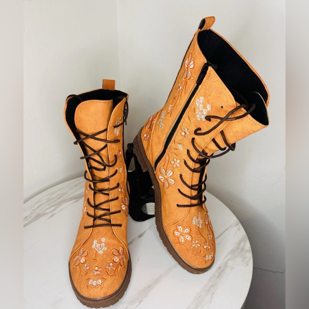 Boho Floral Embroidered Lace-Up Combat Boots Orange Suede Style Women’s Size 9